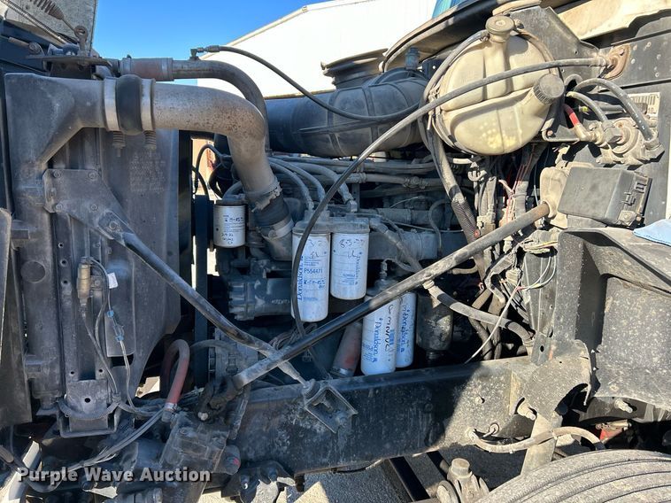 image for item NR9506 1999 Mack CH613 Maxi Cruise semi truck