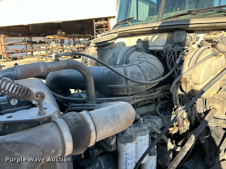 image for item NR9506 1999 Mack CH613 Maxi Cruise semi truck