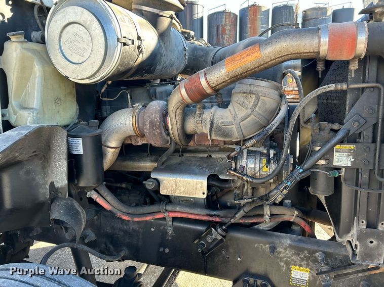 image for item NR9506 1999 Mack CH613 Maxi Cruise semi truck