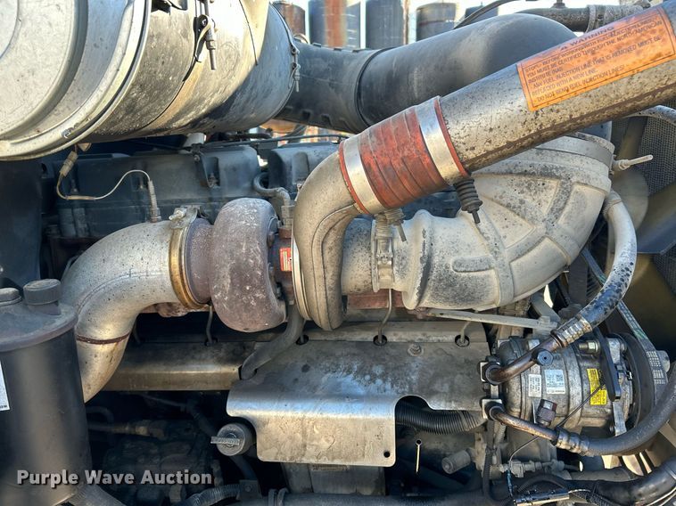 image for item NR9506 1999 Mack CH613 Maxi Cruise semi truck