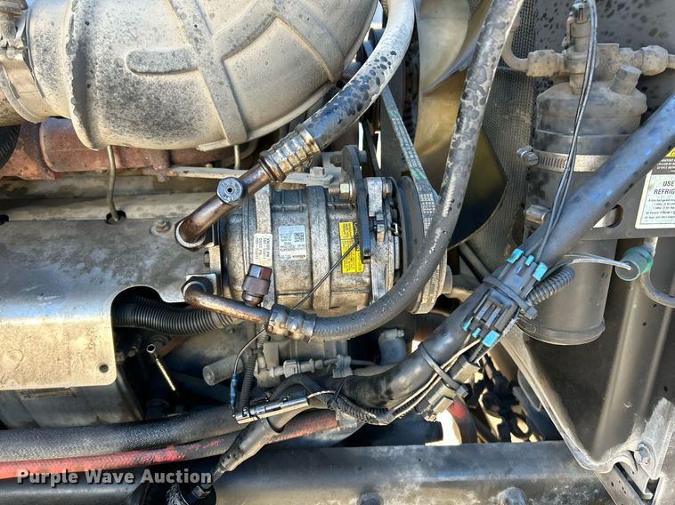 image for item NR9506 1999 Mack CH613 Maxi Cruise semi truck