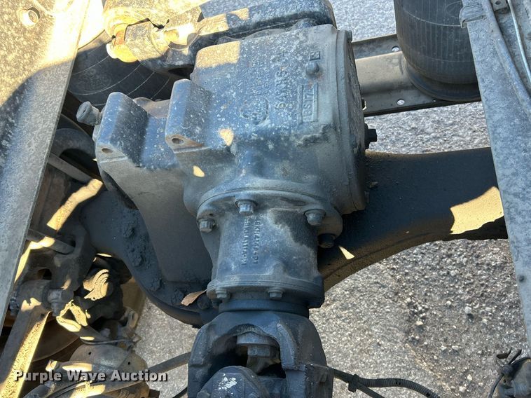 image for item NR9506 1999 Mack CH613 Maxi Cruise semi truck