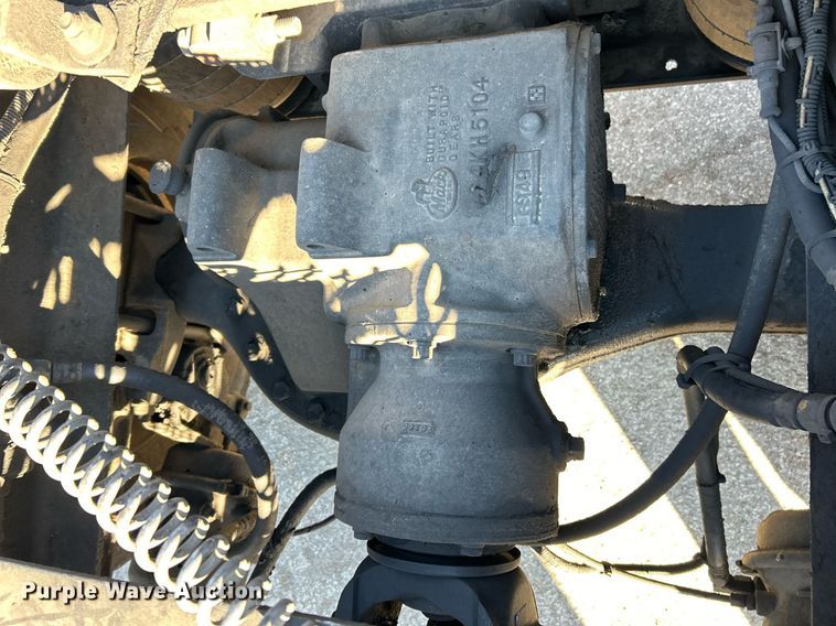 image for item NR9506 1999 Mack CH613 Maxi Cruise semi truck