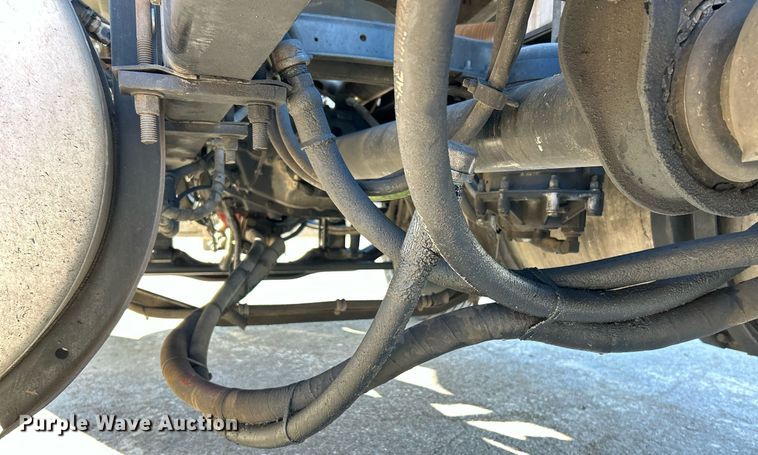 image for item NR9506 1999 Mack CH613 Maxi Cruise semi truck