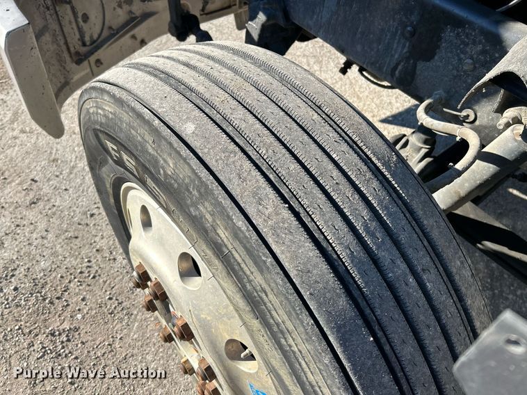 image for item NR9506 1999 Mack CH613 Maxi Cruise semi truck