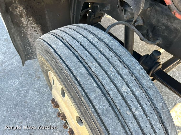 image for item NR9506 1999 Mack CH613 Maxi Cruise semi truck