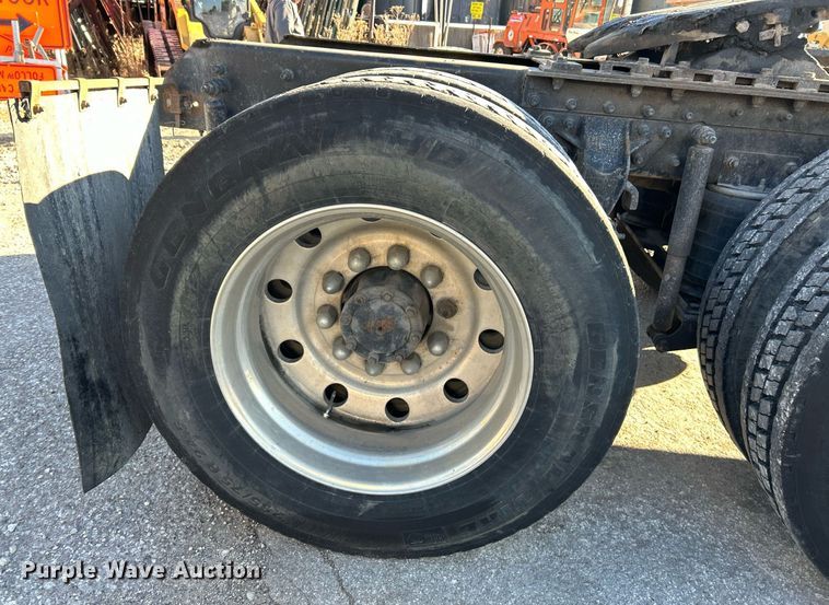 image for item NR9506 1999 Mack CH613 Maxi Cruise semi truck