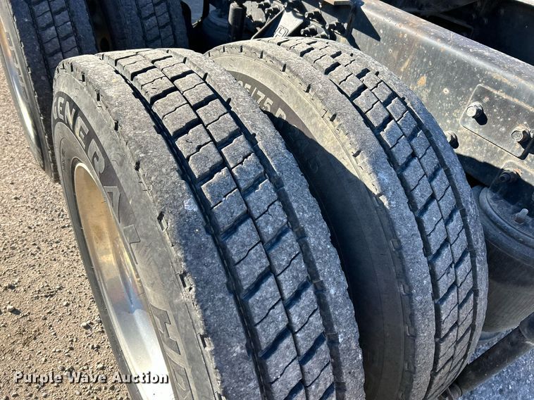 image for item NR9506 1999 Mack CH613 Maxi Cruise semi truck