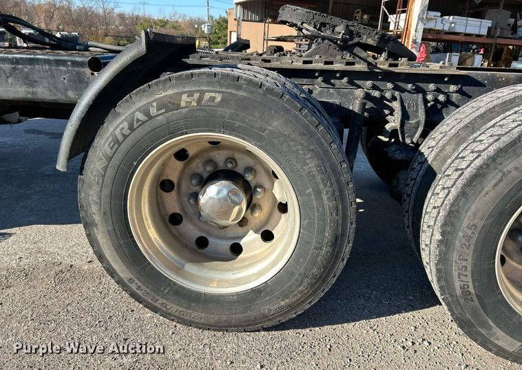 image for item NR9506 1999 Mack CH613 Maxi Cruise semi truck