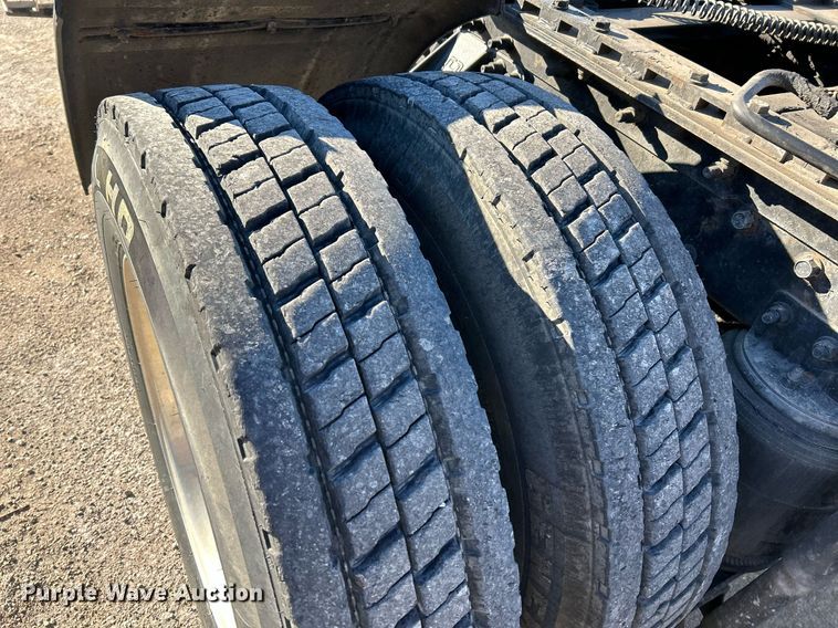 image for item NR9506 1999 Mack CH613 Maxi Cruise semi truck