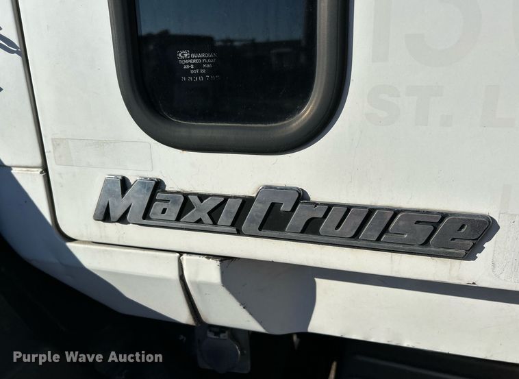 image for item NR9506 1999 Mack CH613 Maxi Cruise semi truck