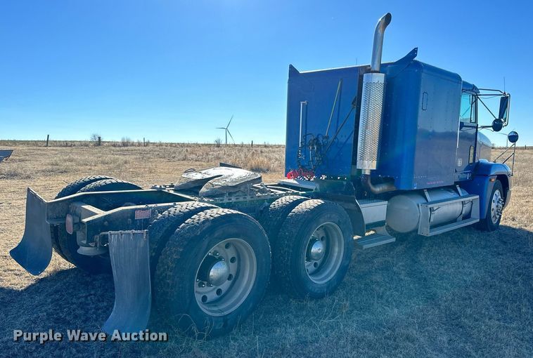 image for item NS9153 1994 Freightliner semi truck