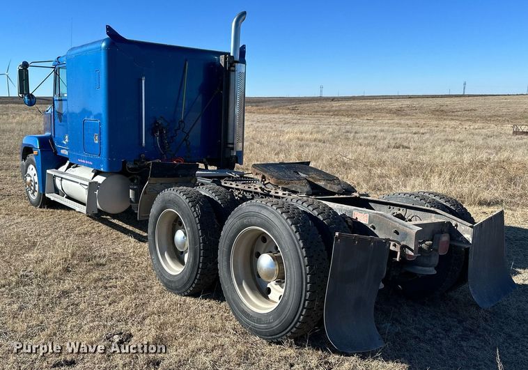 image for item NS9153 1994 Freightliner semi truck