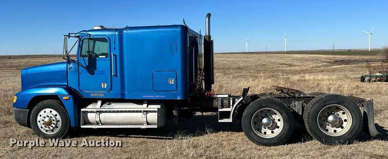 image for item NS9153 1994 Freightliner semi truck