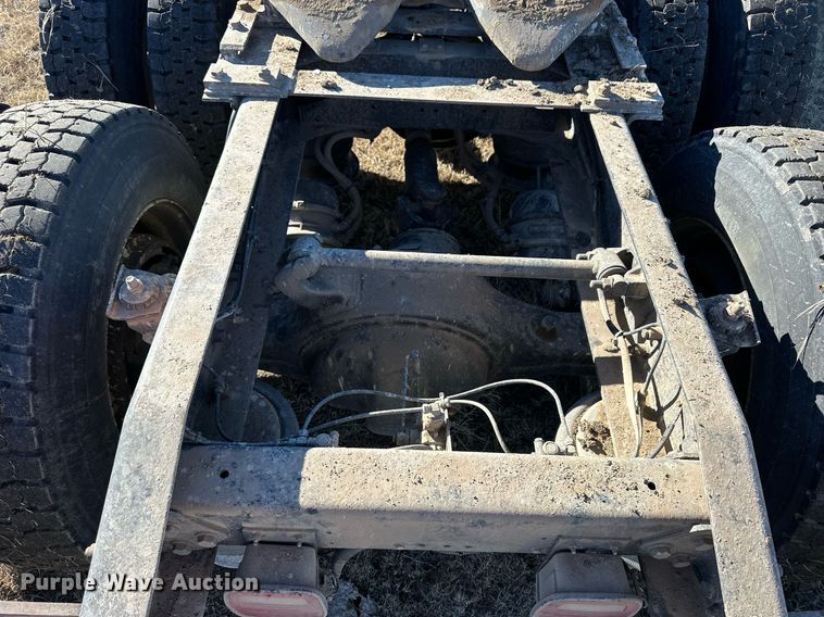 image for item NS9153 1994 Freightliner semi truck