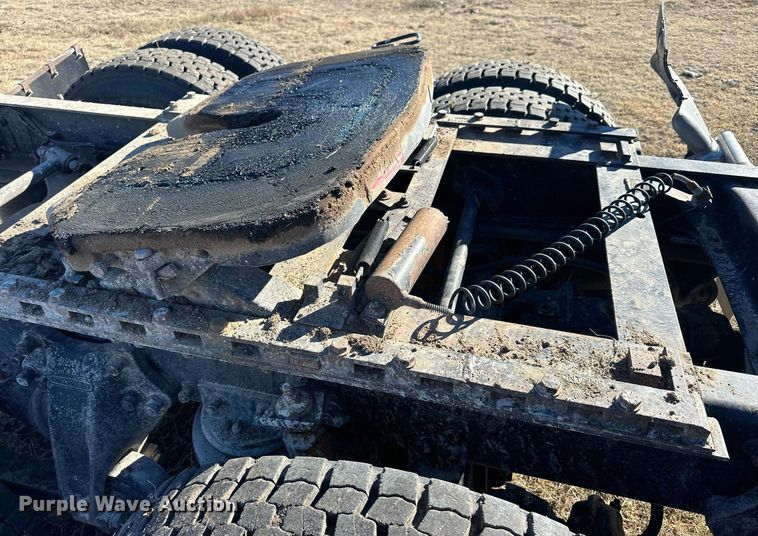 image for item NS9153 1994 Freightliner semi truck