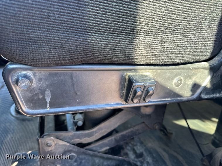 image for item NS9153 1994 Freightliner semi truck