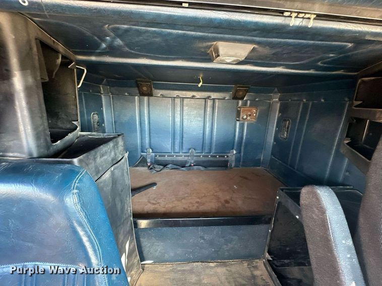 image for item NS9153 1994 Freightliner semi truck