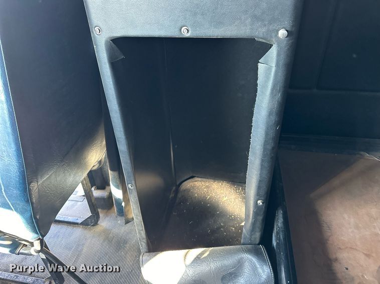 image for item NS9153 1994 Freightliner semi truck