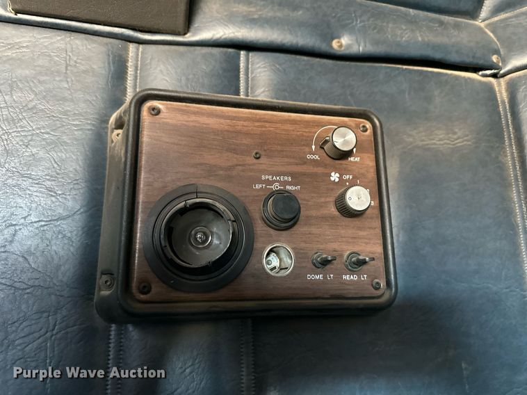 image for item NS9153 1994 Freightliner semi truck