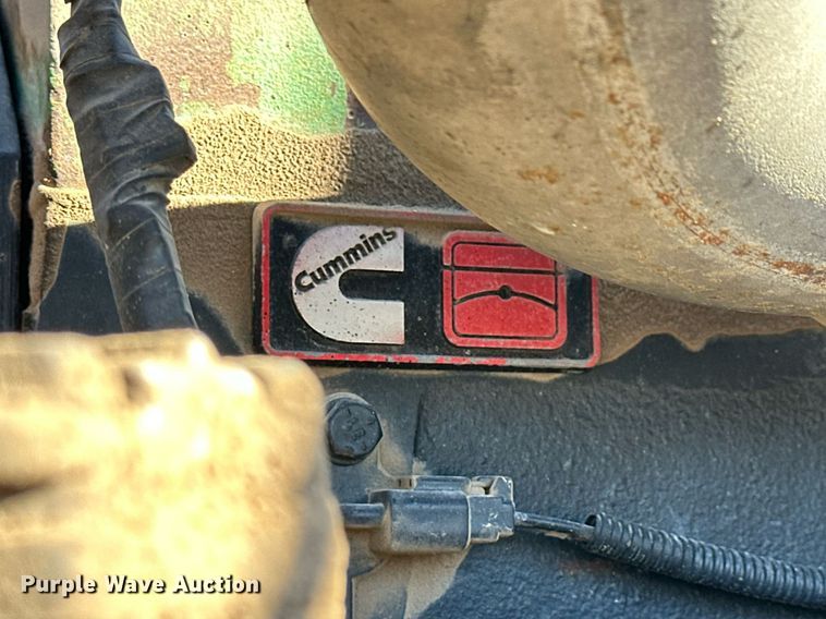 image for item NS9153 1994 Freightliner semi truck