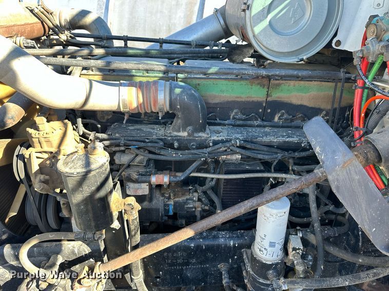 image for item NS9153 1994 Freightliner semi truck