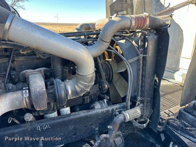 image for item NS9153 1994 Freightliner semi truck