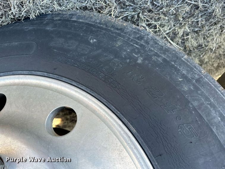 image for item NS9153 1994 Freightliner semi truck