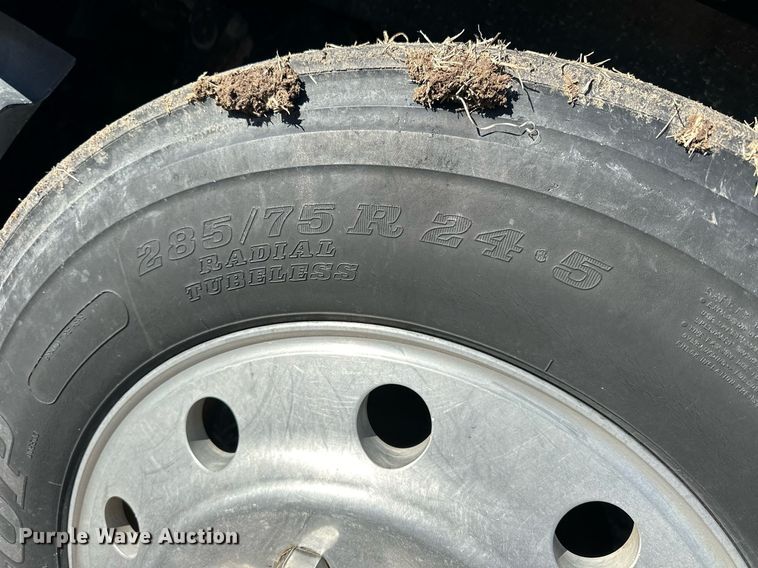 image for item NS9153 1994 Freightliner semi truck