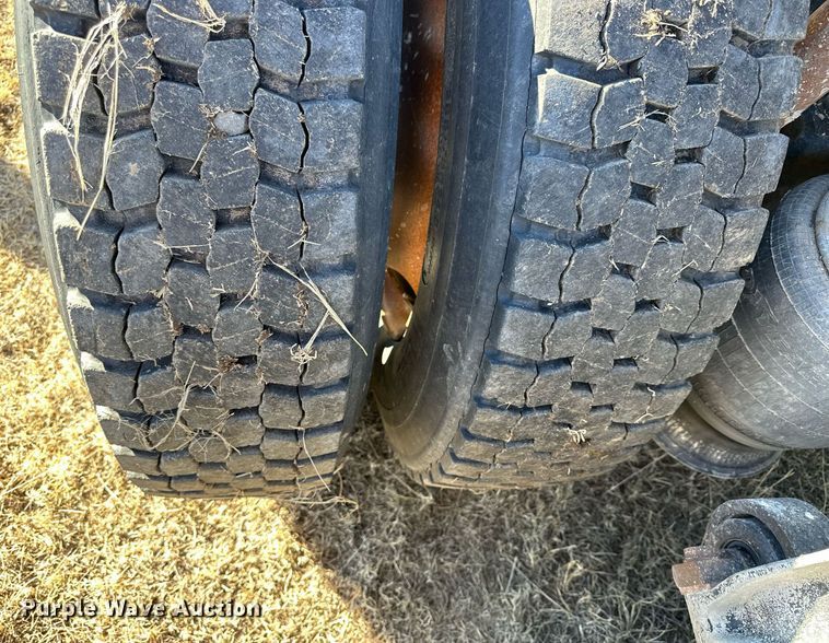 image for item NS9153 1994 Freightliner semi truck