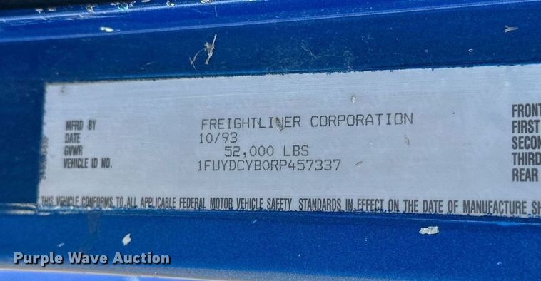 image for item NS9153 1994 Freightliner semi truck