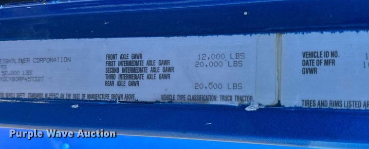 image for item NS9153 1994 Freightliner semi truck