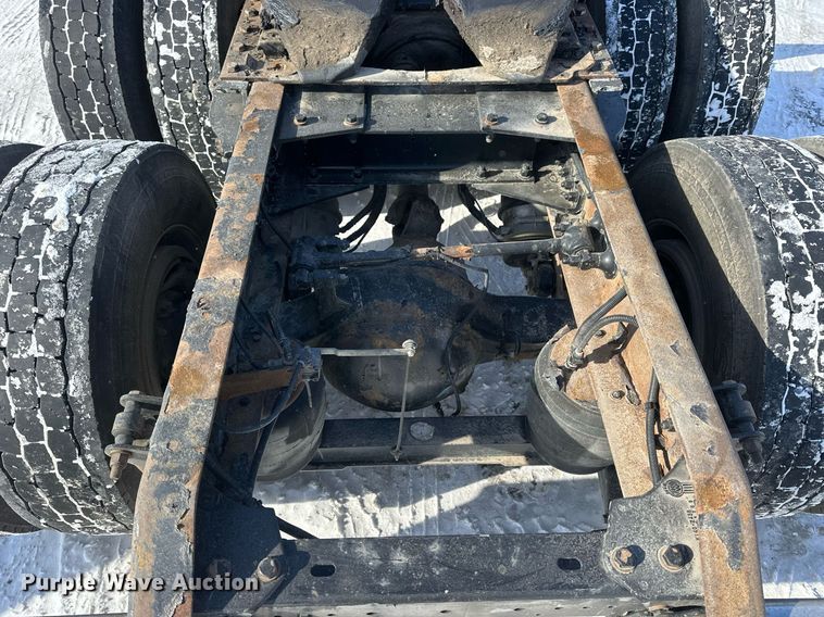 image for item NS9165 2014 Kenworth  T800 semi truck