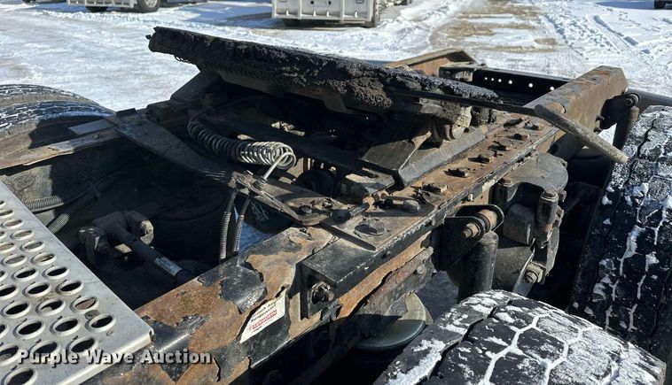 image for item NS9165 2014 Kenworth  T800 semi truck