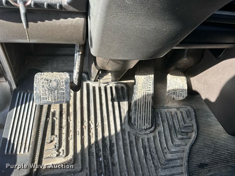 image for item NS9165 2014 Kenworth  T800 semi truck