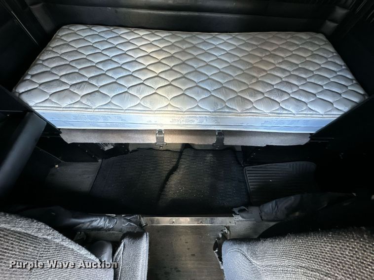 image for item NS9165 2014 Kenworth  T800 semi truck