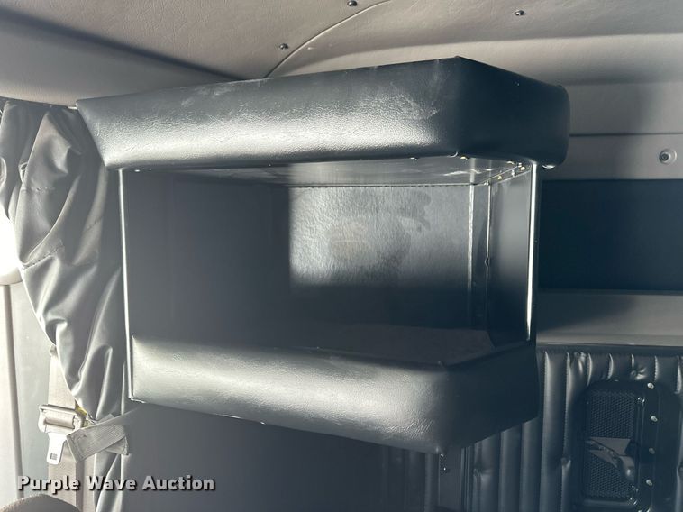 image for item NS9165 2014 Kenworth  T800 semi truck