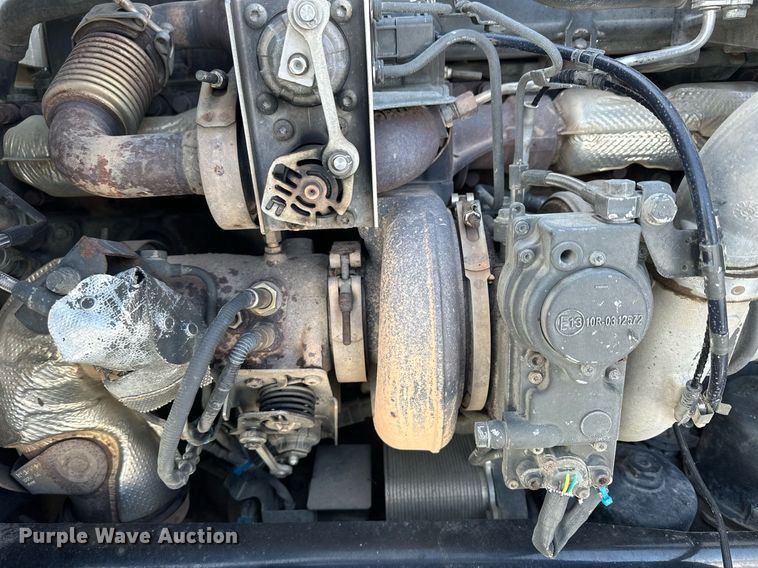 image for item NS9165 2014 Kenworth  T800 semi truck