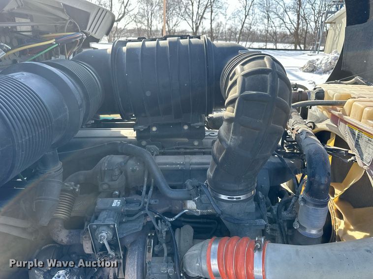 image for item NS9165 2014 Kenworth  T800 semi truck