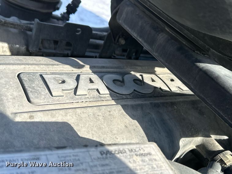 image for item NS9165 2014 Kenworth  T800 semi truck