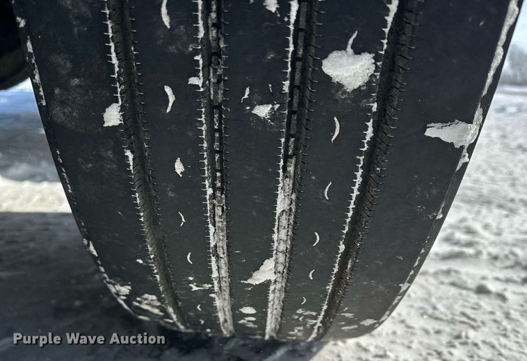 image for item NS9165 2014 Kenworth  T800 semi truck