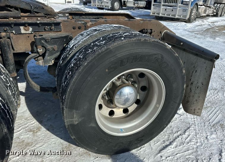 image for item NS9165 2014 Kenworth  T800 semi truck