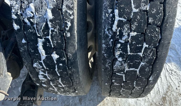 image for item NS9165 2014 Kenworth  T800 semi truck