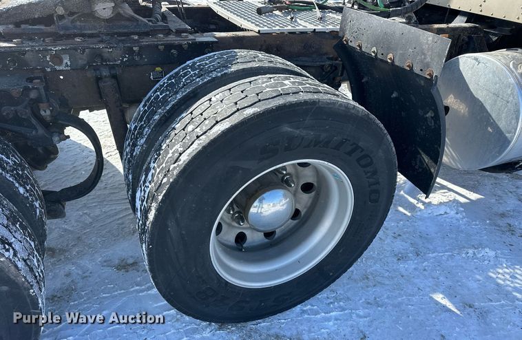 image for item NS9165 2014 Kenworth  T800 semi truck