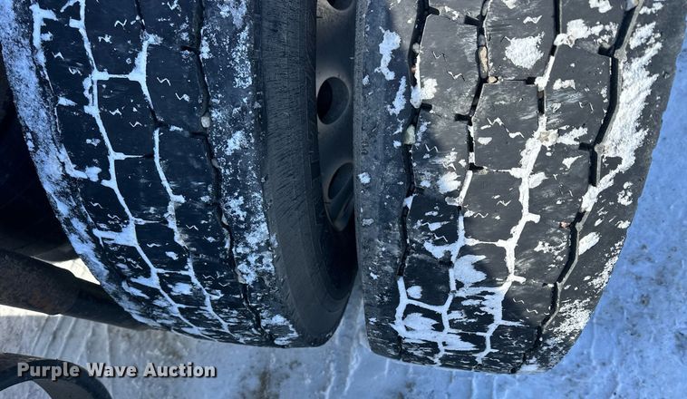 image for item NS9165 2014 Kenworth  T800 semi truck