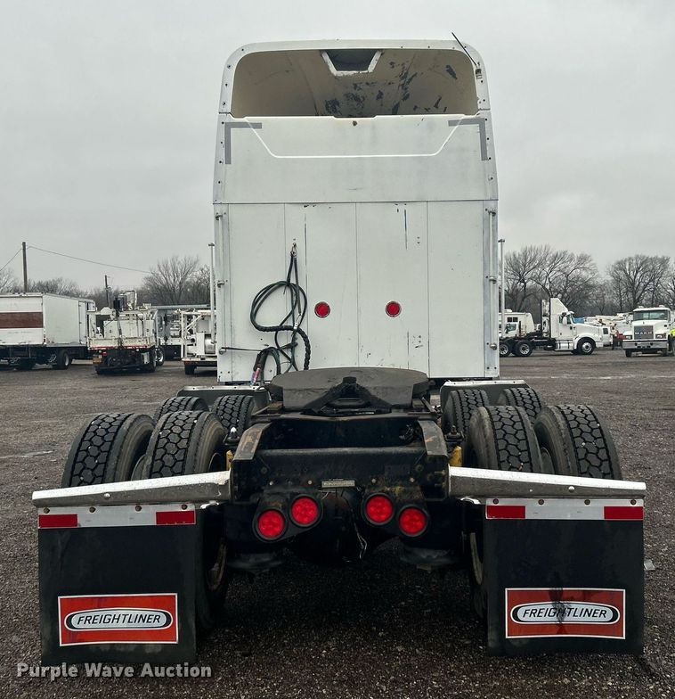 image for item OI9508 1994 Freightliner  FLD truck cab and chassis