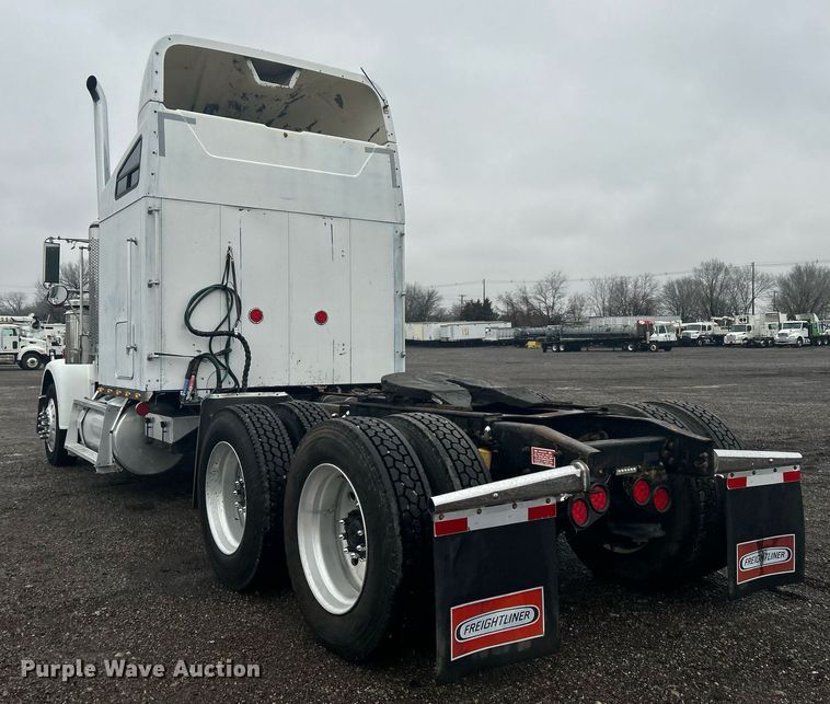 image for item OI9508 1994 Freightliner  FLD truck cab and chassis