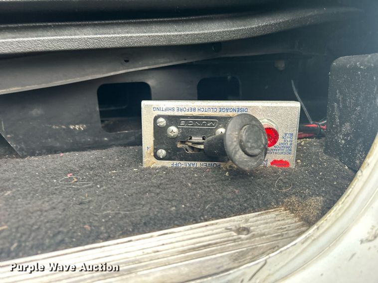 image for item OI9508 1994 Freightliner  FLD truck cab and chassis