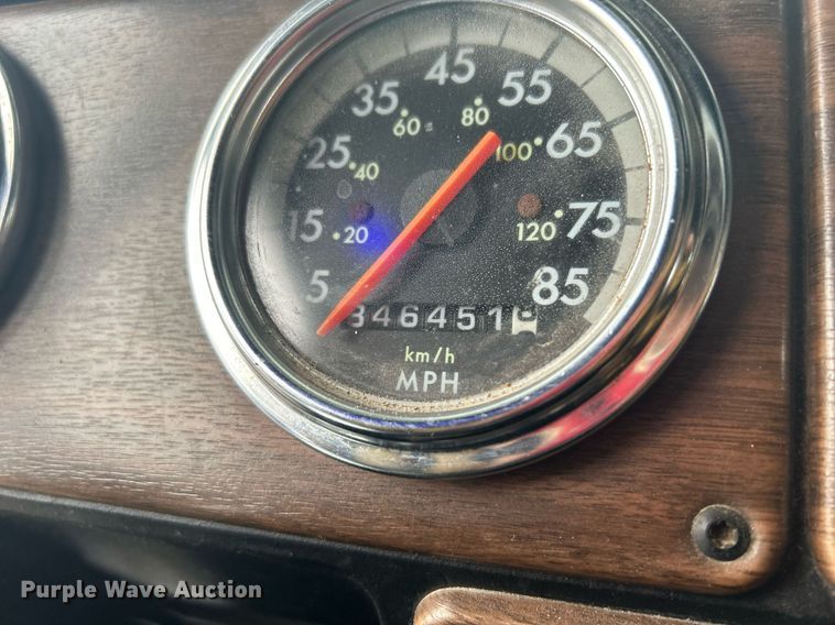 image for item OI9508 1994 Freightliner  FLD truck cab and chassis