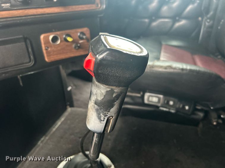 image for item OI9508 1994 Freightliner  FLD truck cab and chassis